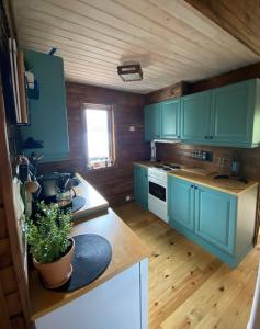 Gallery image of Cabin by Oppstrynsvatnet, Hjelle in Stryn