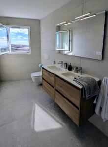 Bilik mandi di Casa Sol Tu refugio de relax en Lanzarote +10 gambar