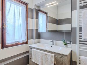 Koupelna v ubytování Apartment Vignola by Interhome