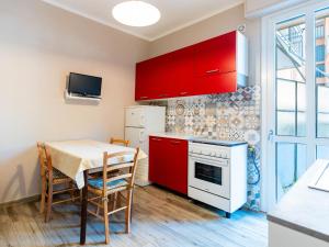 Η κουζίνα ή μικρή κουζίνα στο Apartment Maurizio's Place by Interhome