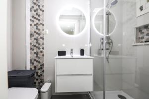 Koupelna v ubytování Dina Beach House