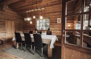 JægersprisFjordhygge - Authentic wood log cabin summerhouse near water, fjord and forest的相册照片