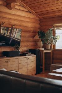 JægersprisFjordhygge - Authentic wood log cabin summerhouse near water, fjord and forest的相册照片