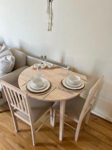 Φωτογραφία από το άλμπουμ του Idyllic 1 bedroom Barn σε Tudeley