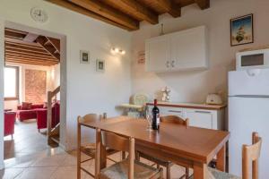 Η κουζίνα ή μικρή κουζίνα στο Casa Rondinella By Case al Lago