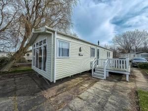 Budova, kde se kemp nachází