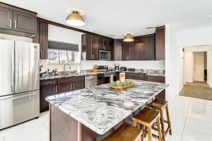 Fotografie z fotogalerie ubytování 8 Mi to Slopes Family Escape with Hot Tub in Cresco v destinaci Cresco + 26 fotografií