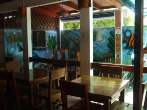 Un restaurante o sitio para comer en Hotel Casa del Mar