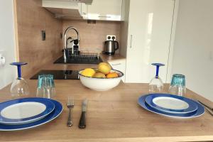 Dapur atau dapur kecil di Nice T2 with garden and terrace in Tourgéville +19 gambar