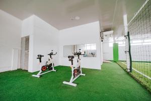 Fitness centrum a/nebo fitness zařízení v ubytování HOTEL VERANO