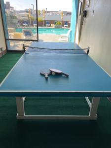 Stolní tenis v ubytování Days Inn by Wyndham Virginia Beach At The Beach nebo okolí