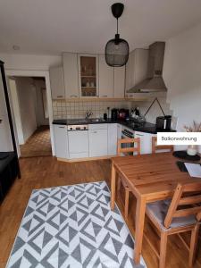 A kitchen or kitchenette at Ferienwohnung Tostner Burgblick