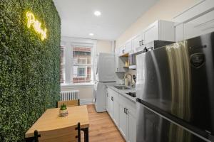 Η κουζίνα ή μικρή κουζίνα στο Charming Studio with Sun Room Sleeps 4
