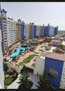 The swimming pool at or close to بورتو مارينا الساحل الشمالى