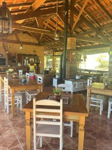 Restaurace v ubytování Chalé Represa Varanda do Sol Joanópolis + 31 fotografií