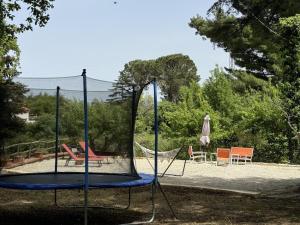 Ο χώρος παιχνιδιού για παιδιά στο Villa in Cefalù with Pool and Forest Retreat