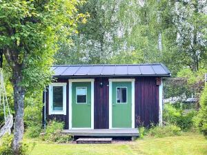 Gallery image of Seaside Cottage with Patio and Grill in Frändefors