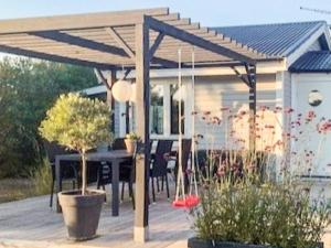 Photo de la galerie de l'établissement 4 star holiday home in SÖLVESBORG, à Sölvesborg