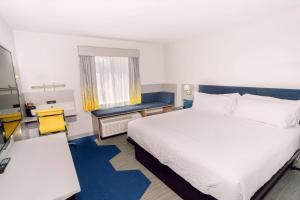 Fotografie z fotogalerie ubytování Microtel Inn & Suites by Wyndham Newark NY v destinaci Newark