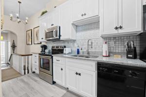 Köök või kööginurk majutusasutuses Perfect Retreat In the Heart of Louisville