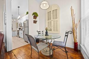 Köök või kööginurk majutusasutuses Perfect Retreat In the Heart of Louisville