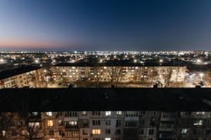 Cảnh Uralsk hoặc tầm nhìn thành phố từ căn hộ