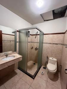 Koupelna v ubytování Duplex a metros del the aeropuerto