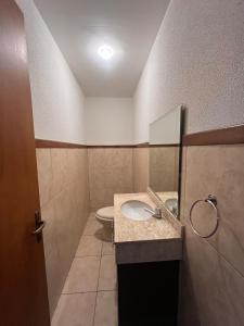 Koupelna v ubytování Duplex a metros del the aeropuerto