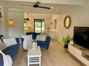 Et tv og/eller underholdning på Noosa Sound Resort -Townhouse 16
