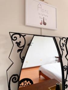 سرير أو أسرّة في غرفة في Azumaya guest house
