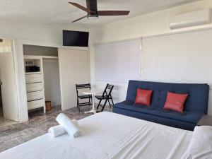 A bed or beds in a room at Casa Breizh