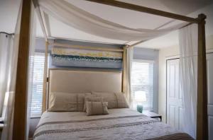 Postel nebo postele na pokoji v ubytování FREE Resort Fun! Private Pool! Near Theme Parks! + 36 fotografií