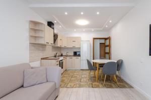 Kuchyň nebo kuchyňský kout v ubytování Petrovdom Apartment 7-27 in RC Kvartet, 16Г Vasyl Lypkivskyi Street