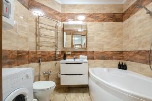 Koupelna v ubytování Petrovdom Apartment 7-27 in RC Kvartet, 16Г Vasyl Lypkivskyi Street + 40 fotografií