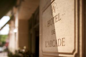Fotografie z fotogalerie ubytování Hôtel De l'Arcade v Paříži