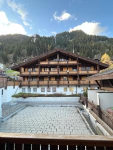 Nespecifikovaný výhled na hory nebo výhled na hory při pohledu z hotelu