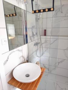 Koupelna v ubytování Apartmány Ústup
