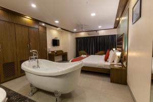 The Metropole by Keyboard Hotels客房内的一张或多张床位