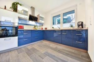 Køkken eller tekøkken på Sonnenpark 05 + 13 billeder