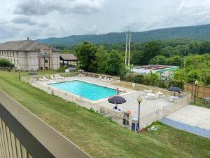 Πισίνα στο ή κοντά στο Quality Inn Harriman