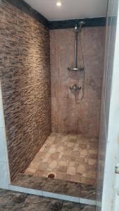 Ένα μπάνιο στο Villa Olivia +17 φωτογραφίες