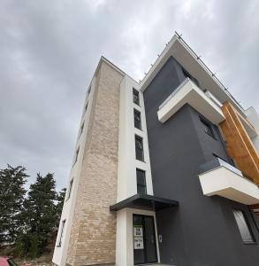 Tòa nhà nơi căn hộ tọa lạc