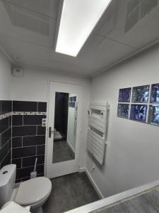 Et badeværelse på 50m2 vue sur le château