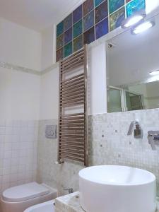 Ένα μπάνιο στο Serendipity home +6 φωτογραφίες