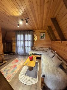 Postel nebo postele na pokoji v ubytování Sancho Farm Albania + 37 fotografií