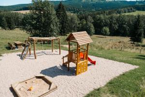 Herní místnost nebo prostor pro děti v ubytování Amenity Hotel & Resort Orlické hory