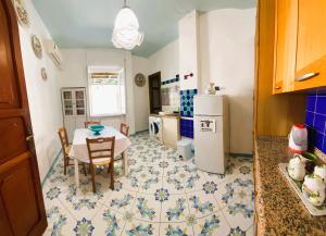 Η κουζίνα ή μικρή κουζίνα στο Casa Amore Amalfi Coast