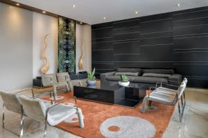 Posezení v ubytování AC Hotel Madrid Feria by Marriott