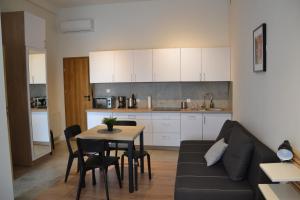 Η κουζίνα ή μικρή κουζίνα στο Apartamenty na Ceglanej
