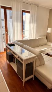Posedenie v ubytovaní Mercury two-bedroom apartment & parking
